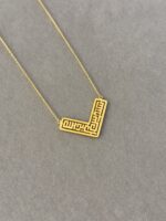 قلادة القلب الهندسي – اسمين… وقلب واحد